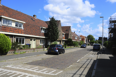 904519 Gezicht op de huizen Groen van Prinstererstraat 21 (links) -lager te Utrecht.